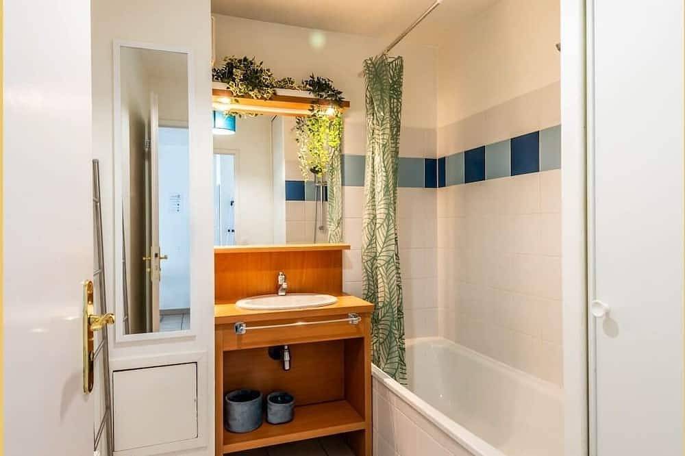 Entire apartment, Confortable T2 I Annemasse in Annemasse, Saint-Julien-en-Genevois region