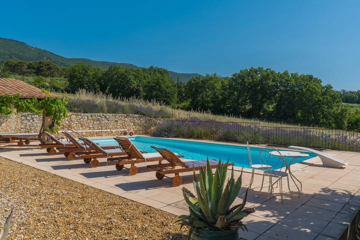 Casa vacanze "Mas Les Espinettes" con vista montagna, piscina privata e Wi-Fi in Cabrières-d'Aigues, Parco naturale regionale del Luberon