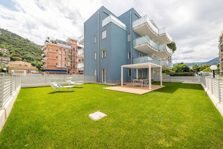 Appartamento per 2 persone, con piscina e giardino in Borghetto Santo Spirito