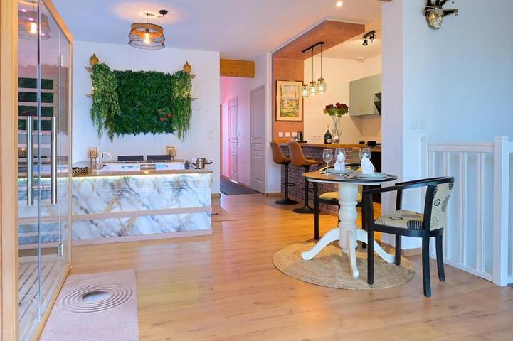 Appartement de vacances pour 2 personnes, avec terrasse ainsi que jacuzzi et sauna