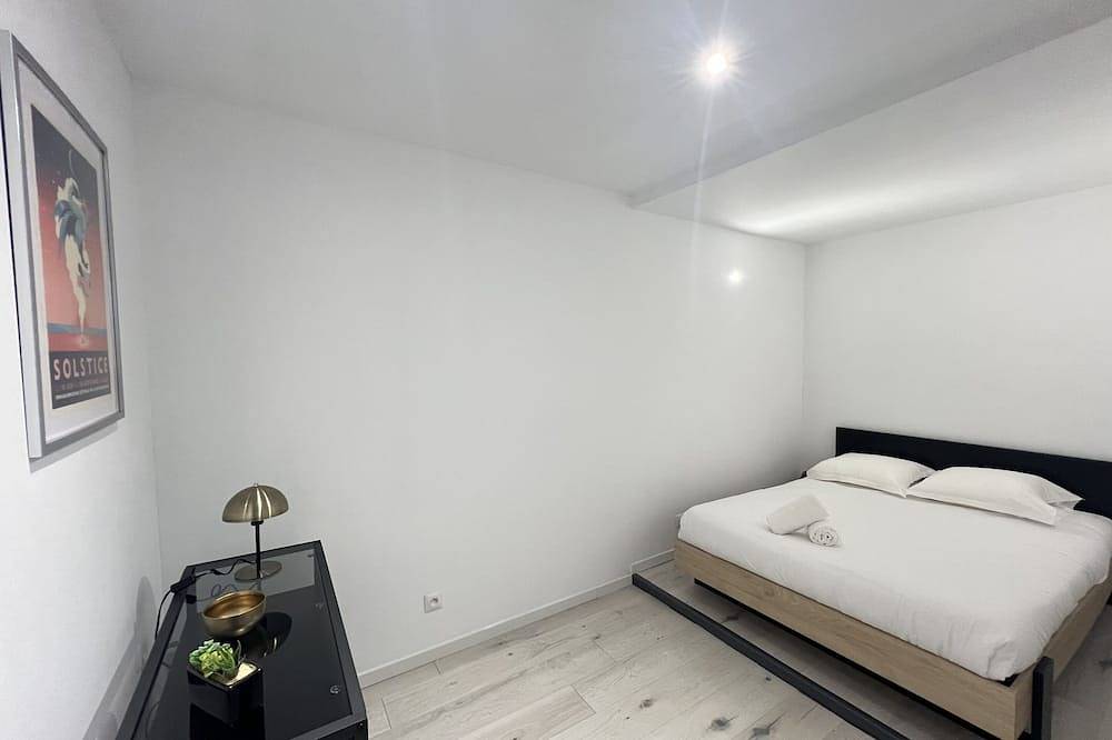 Entire apartment, Jp 2, 1 bedroom apartment in the city center in Calais, Calais region