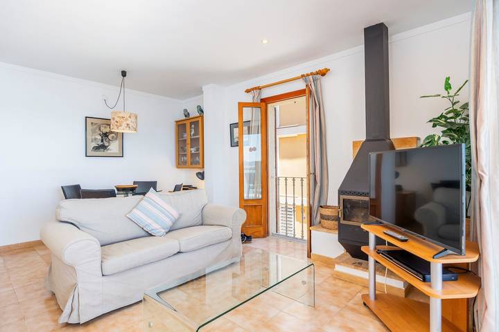 Apartamento entero, Apartamento 'Voramar 85' con vistas al mar, Wi-Fi y aire acondicionado in Puerto de Pollensa, Pollença