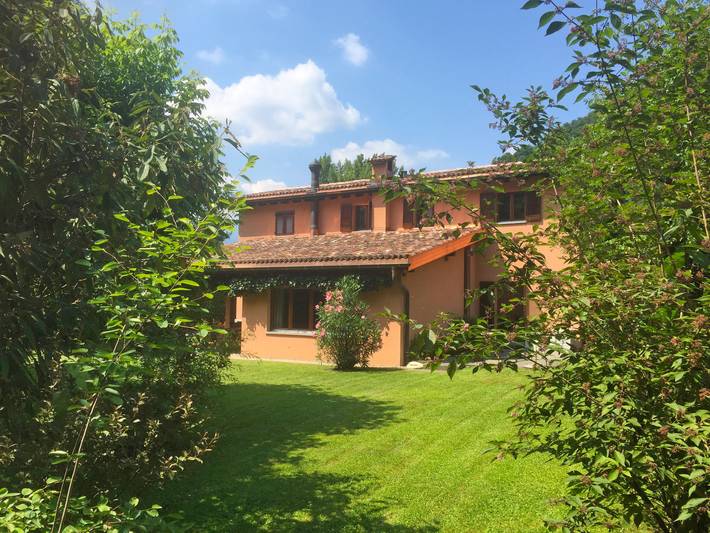 Vacation rental for 6 people, with Terrace and Yard as well as View in Lugano