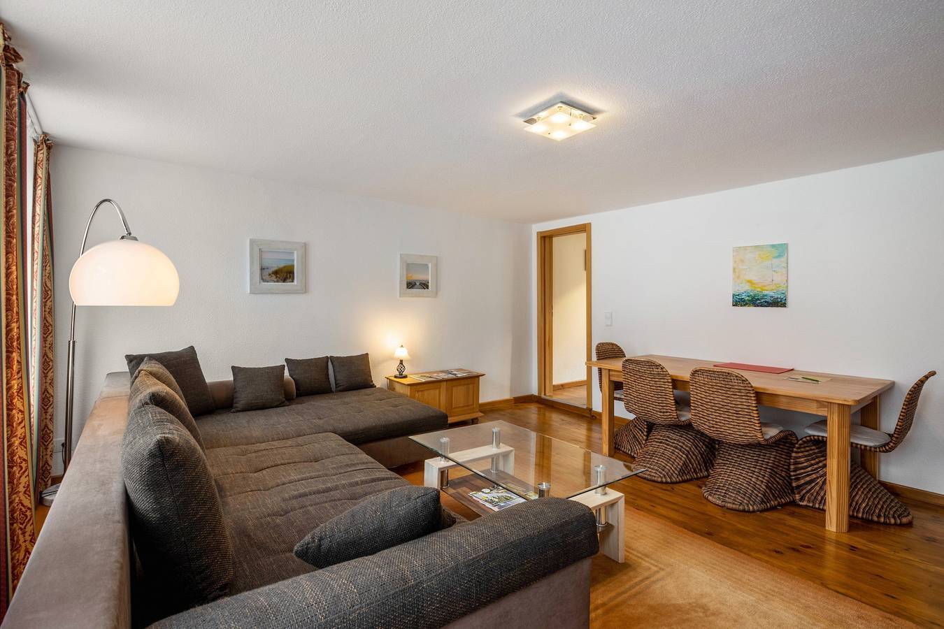 Ganze Wohnung, Ferienwohnung "Kolibri" mit Gemeinschaftsterrasse und Gemeinschaftsgarten in Naumburg, Saale-Unstrut