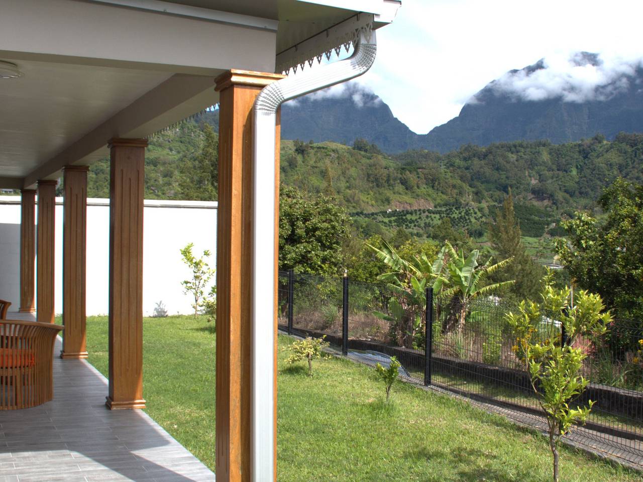 Gîte créole 4 personnes avec terrasse et parking sécurisé in Salazie, Île de la Réunion