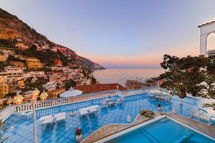 Vacation rental for 12 people, with hot tub and terrace as well as pool in Amalfi Coast