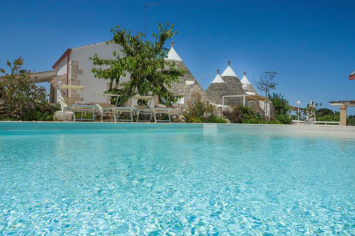 Trullo per 2 persone, con giardino e piscina a Castellana Grotte