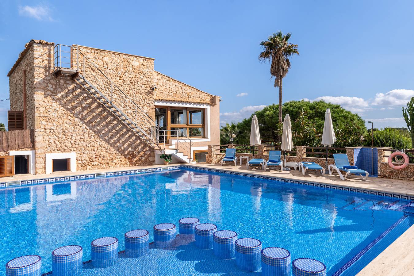 Finca "Can Jeroni" mit privaten Terrassen, privatem Pool und Wlan in Cala Mitjana, Felanitx