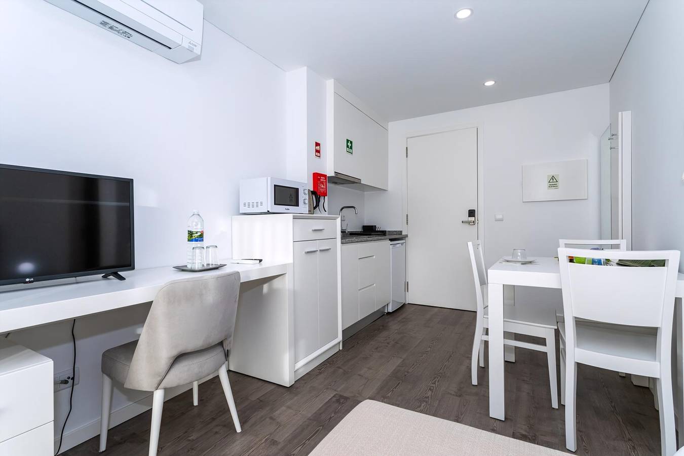Gehele studio, Studio voor 2 personen met balkon in São Miguel Island, Ponta Delgada