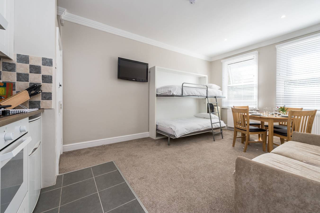 Hel lägenhet, Beautiful apartment ac up to six,12 min by tube from Oxford street,Ac in Brent, London
