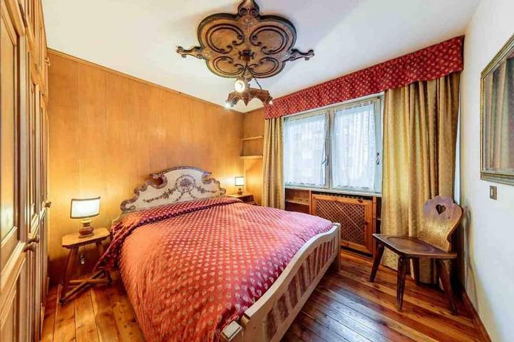 Ganze Wohnung, Central Apartment for 3 with Parking Near Corso Italia in Cortina d'Ampezzo, Dolomiti Superski