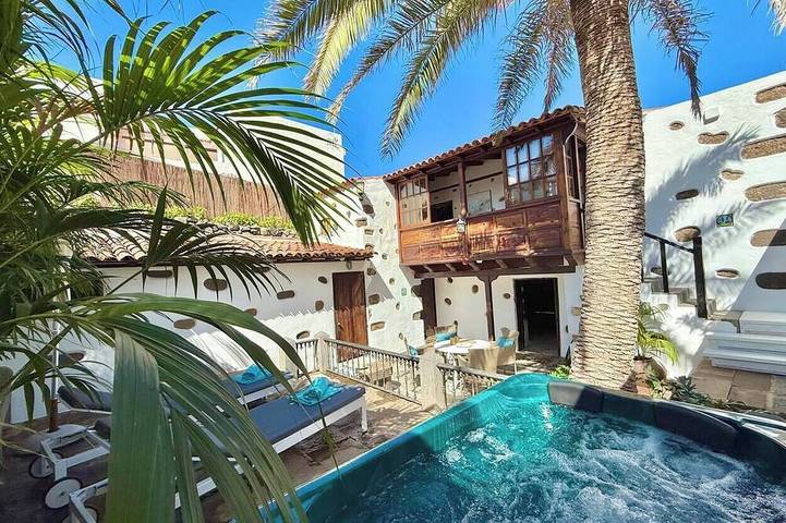 Ferienhaus für 2 Personen, mit Balkon und Whirlpool - 1