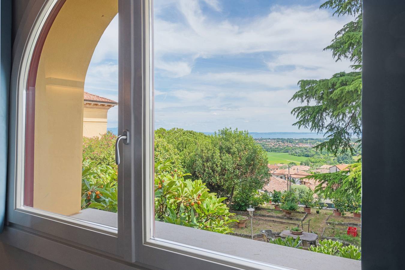 Ganze Wohnung, Apartment 'Olaf' mit Seeblick, Wlan und Klimaanlage in Polpenazze del Garda, Gardasee-Berge