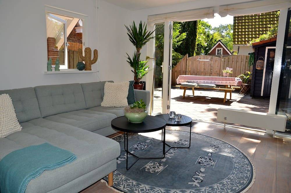 Bergen: hübsches Ferienhaus mit Veranda und umzäunten Garten in schöner Lage in Bergen (Nordholland), Noord-Holland - Nordseeküste