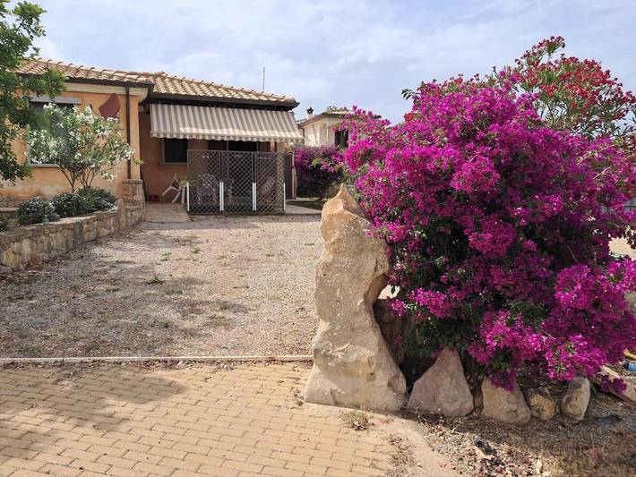 Location de vacances pour 4 personnes, avec Terrasse et Jardin dans Palmadula