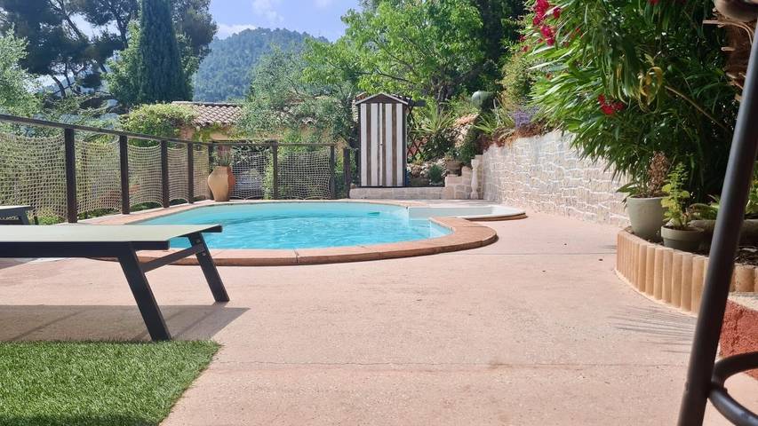 Chambre d’hôte pour 2 personnes, avec jardin dans les Alpes maritimes