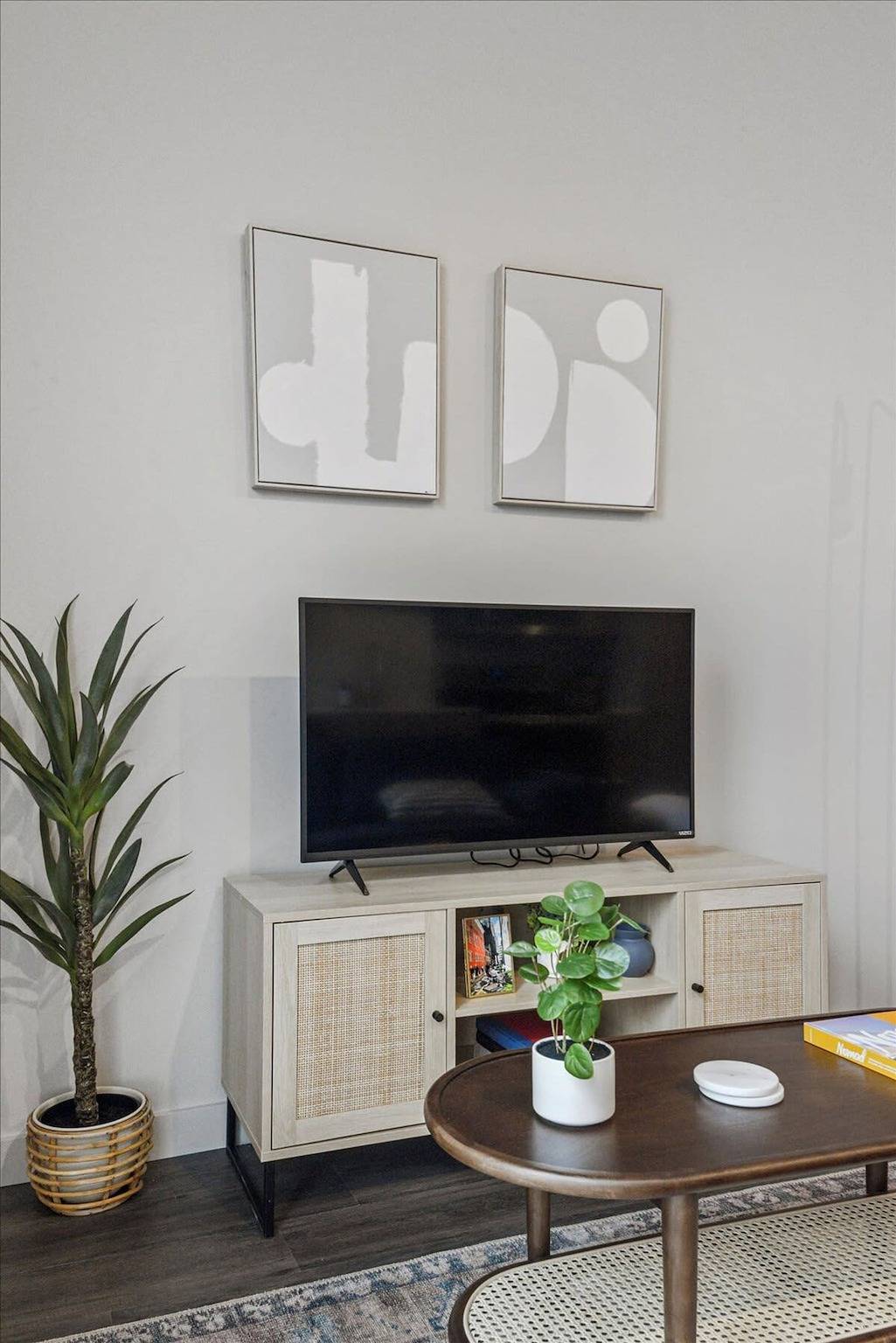 Entire studio, Cozysuites Modern Sdo Lawrenceville in Pittsburgh, Allegheny County