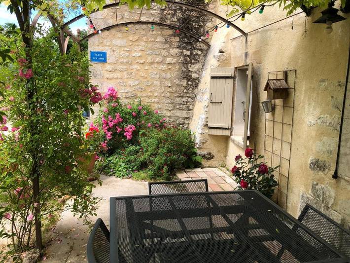 Location de vacances pour 7 personnes, avec piscine et jardin à Saint-Restitut - 2