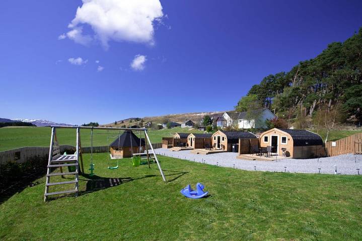 Glamping for 2 people, with garden and view, with pets in Cairngorms National Park
