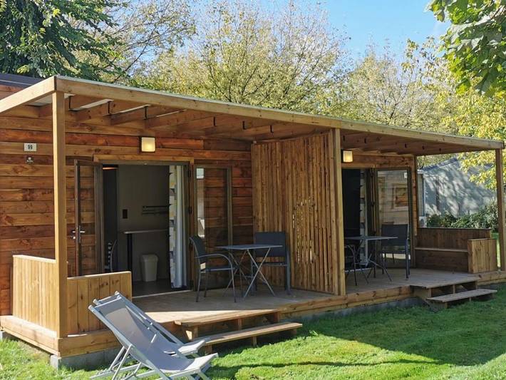 Camping pour 2 personnes, avec piscine, animaux acceptés