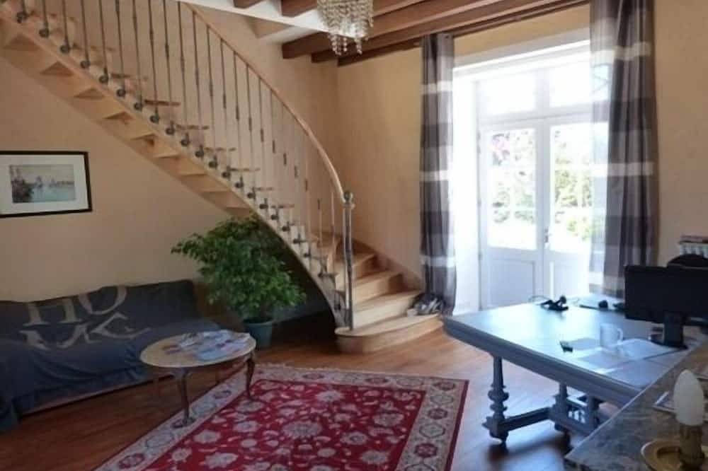 Chambre double accessible aux personnes handicapés in Saint-Thomas-de-Conac, Région de Jonzac