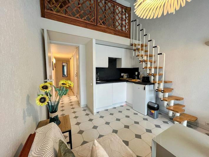 Gîte pour 5 personnes, avec vue et balcon dans Gare D Antibes - 3