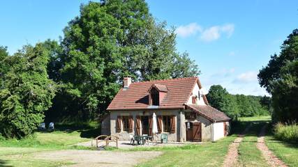Ferienhaus für 4 Personen, mit Seeblick und Garten, mit Haustier in Burgund
