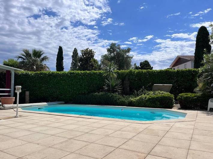 Location de vacances pour 6 personnes, avec Terrasse et Jardin ainsi que Piscine et Vue à Baillargues - 4