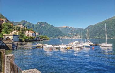 Vacation Apartment for 5 Guests in Lezzeno, Lake Como, Picture 3