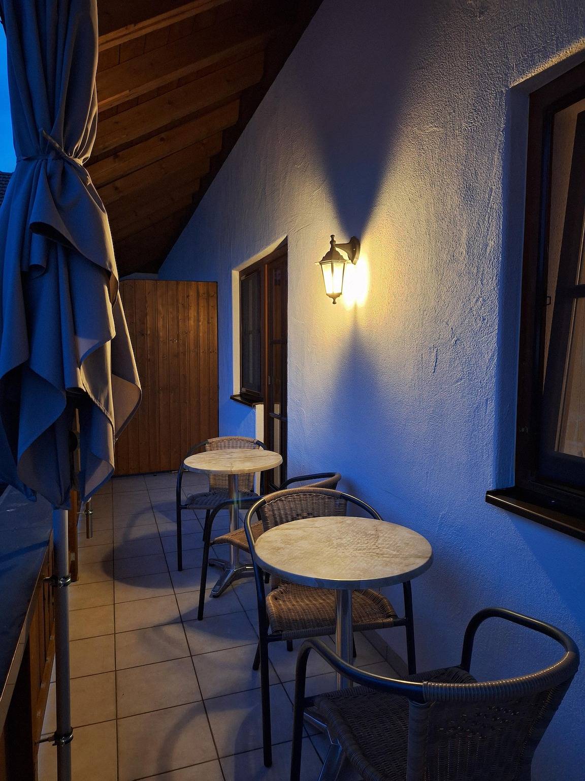 Ganze Ferienwohnung, Ferienwohnung Schloßblick - Ferienwohnung Schloßblick mit Balkon für max. 4 Personen in Bernau am Chiemsee, Chiemsee
