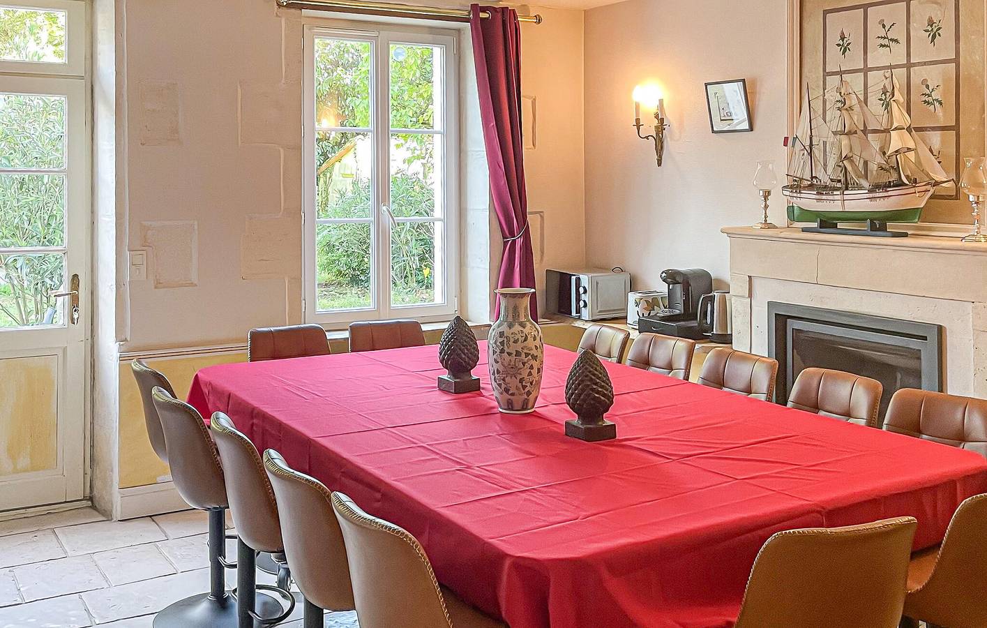 Charmantes Apartment mit Pool und Flussblick in Tonnay-Charente, Rochefort und Umgebung