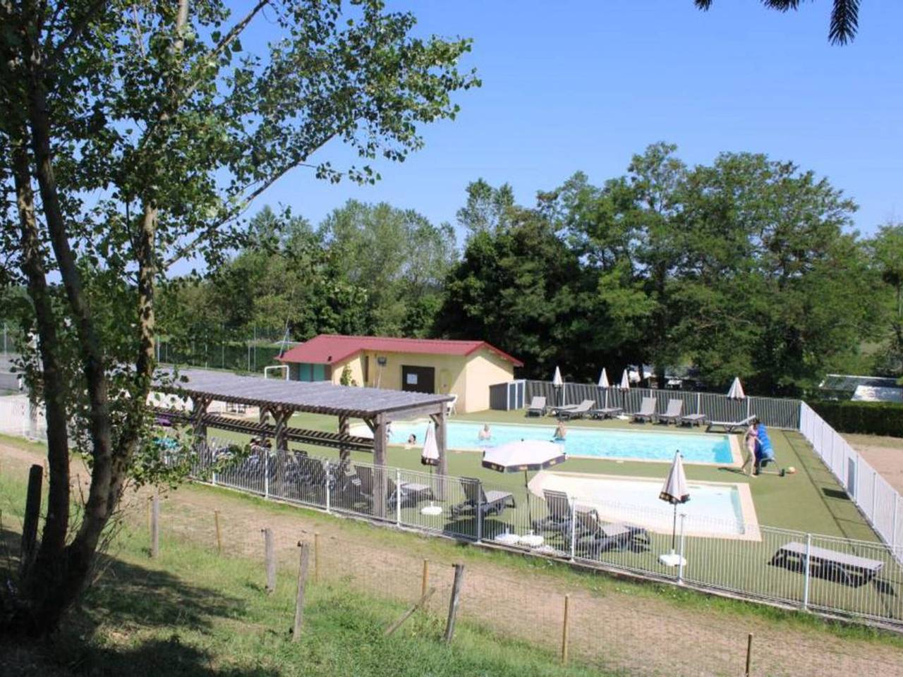 Camping pour 4 Personnes dans Le Grand-Serre, Région de Valence