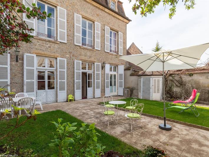 Casa de huéspedes para 8 personas, con jardín además de terraza y jacuzzi - 1