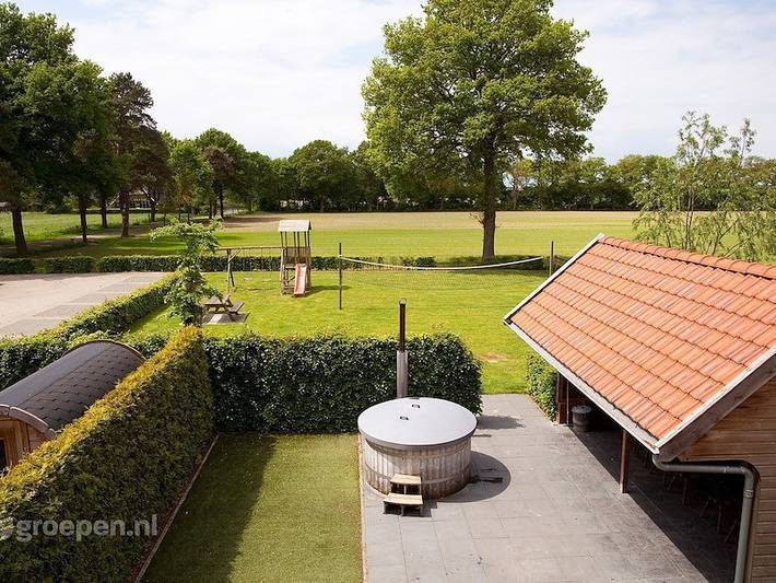 Vakantiehuis voor 30 personen, with Balkon/Terras and Whirlpool as well as Terras and Sauna in Holten