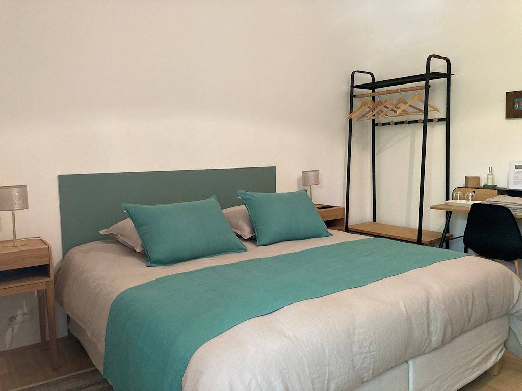La Parenthèse - Vert Olive in Laval-Saint-Roman, Région de Nîmes
