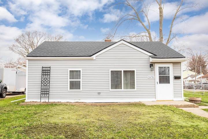 Vacation house for 6 people, with yard - 1