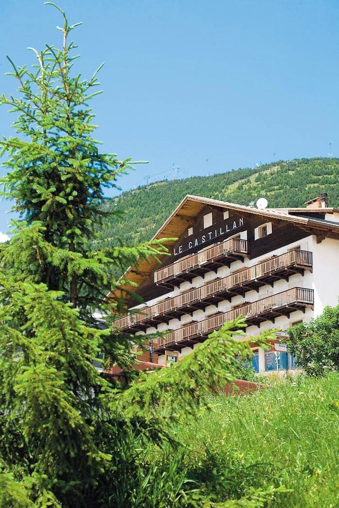 Hôtel pour 2 personnes, avec balcon ainsi que sauna et vue