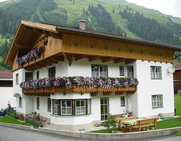 Ferienwohnung für 4 Personen, mit Balkon und Garten in Häselgehr