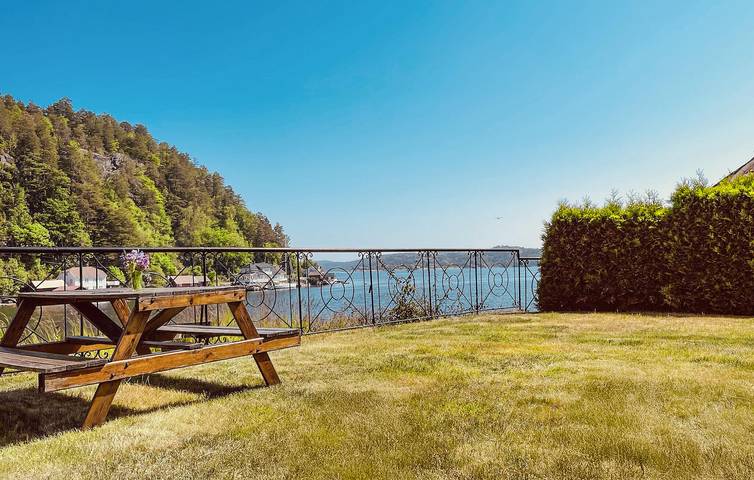 Ferienhaus für 8 Personen mit Garten in Kragerø