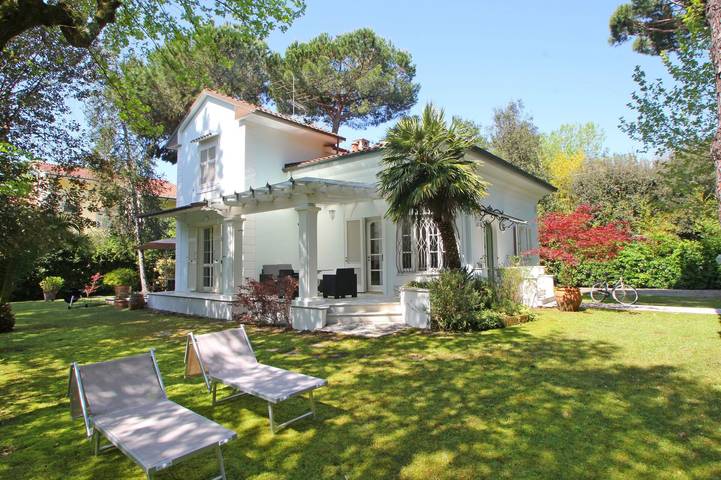 Villa Poveromo in Massa, Riviera Toscana
