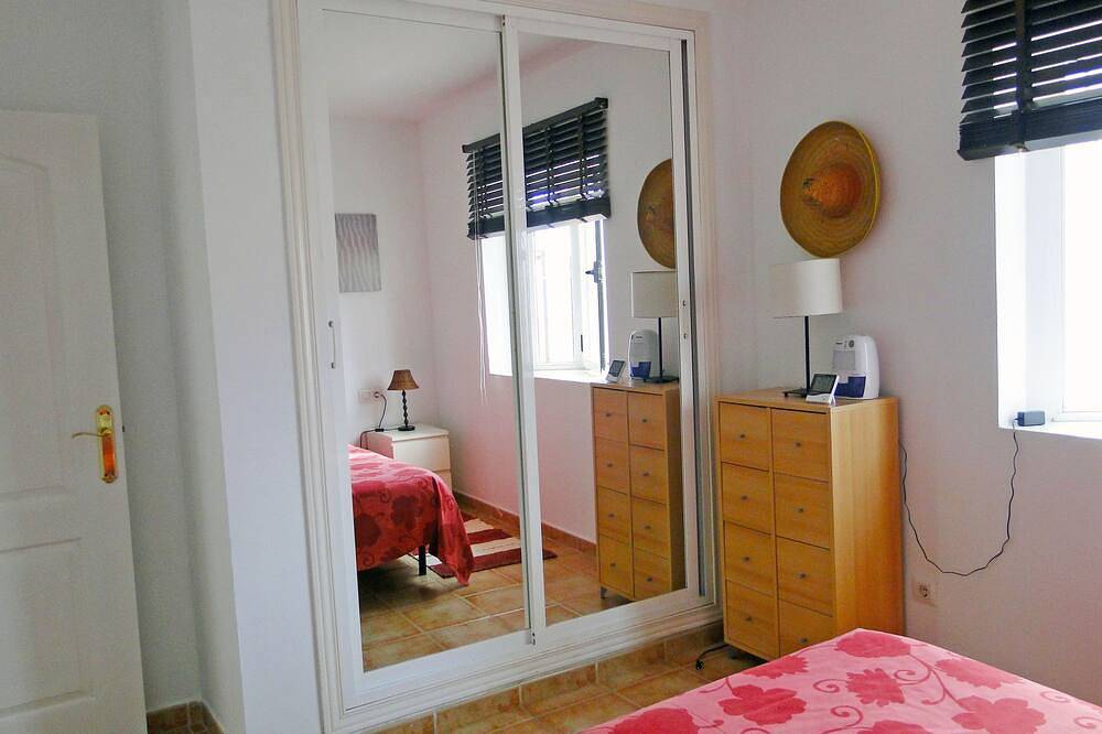 House with terrace of flowers and solarium, near beaches, A/C, wifi, Sat Tv, Bbq in San Juan de los Terreros, Pulpí