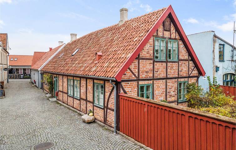 Ferienwohnung für 5 Personen, mit Terrasse und Garten in Simrishamn