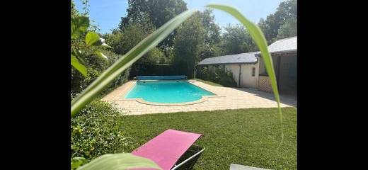 Cottage pour 3 personnes, avec jardin et piscine à Chaumont-sur-Loire