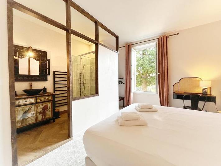 Chambre d’hôte pour 5 personnes, avec jardin ainsi que terrasse et vue