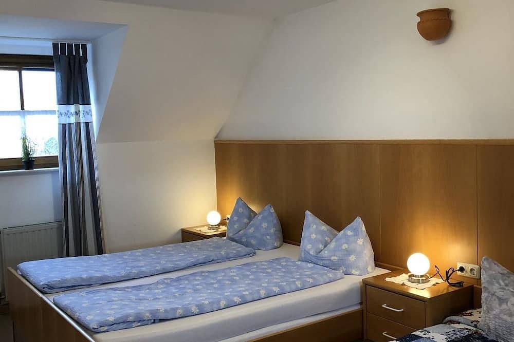 Ganze Wohnung, Liebevoll eingerichtete Ferienwohnung (52 qm) für bis zu 2 Personen mit voll ausgestatteter Küchenzeile in Fladungen, Rhön-Bayern