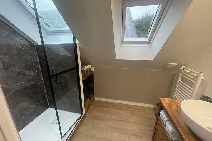 Location de vacances pour 4 personnes, avec jacuzzi ainsi que sauna et piscine, animaux acceptés à Pouldergat - 2