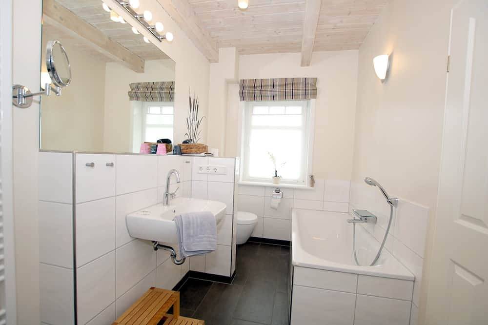 Komfortables 5 Sterne Ferienhaus mit ca. 55 qm Wohnfläche im Erdgeschoss in Wyk auf Föhr (Stadt), Wyk auf Föhr