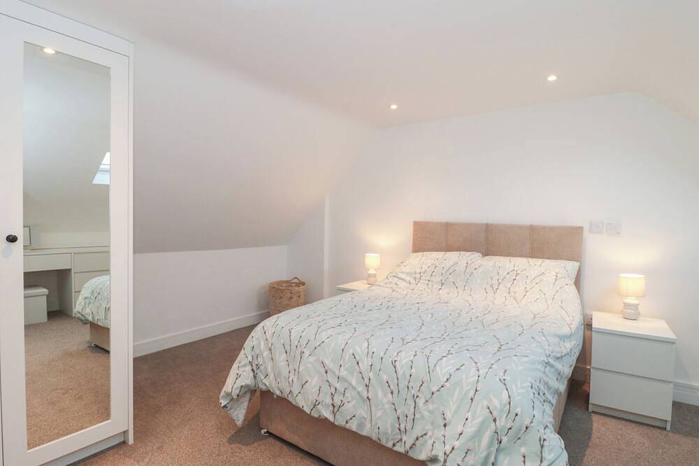 Wellinghill Cottage, family friendly, with open fire in Cheltenham in Cheltenham, Gloucestershire