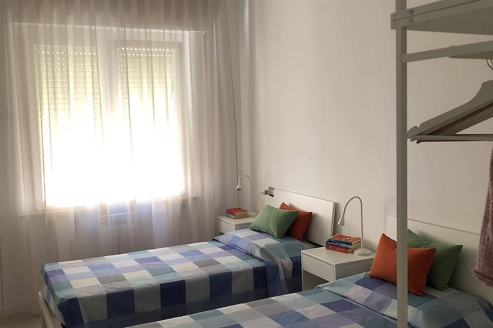 Entire apartment, Beautiful newly renovated apartment close to the centre and the beach in Porto San Giorgio, Fermo Province