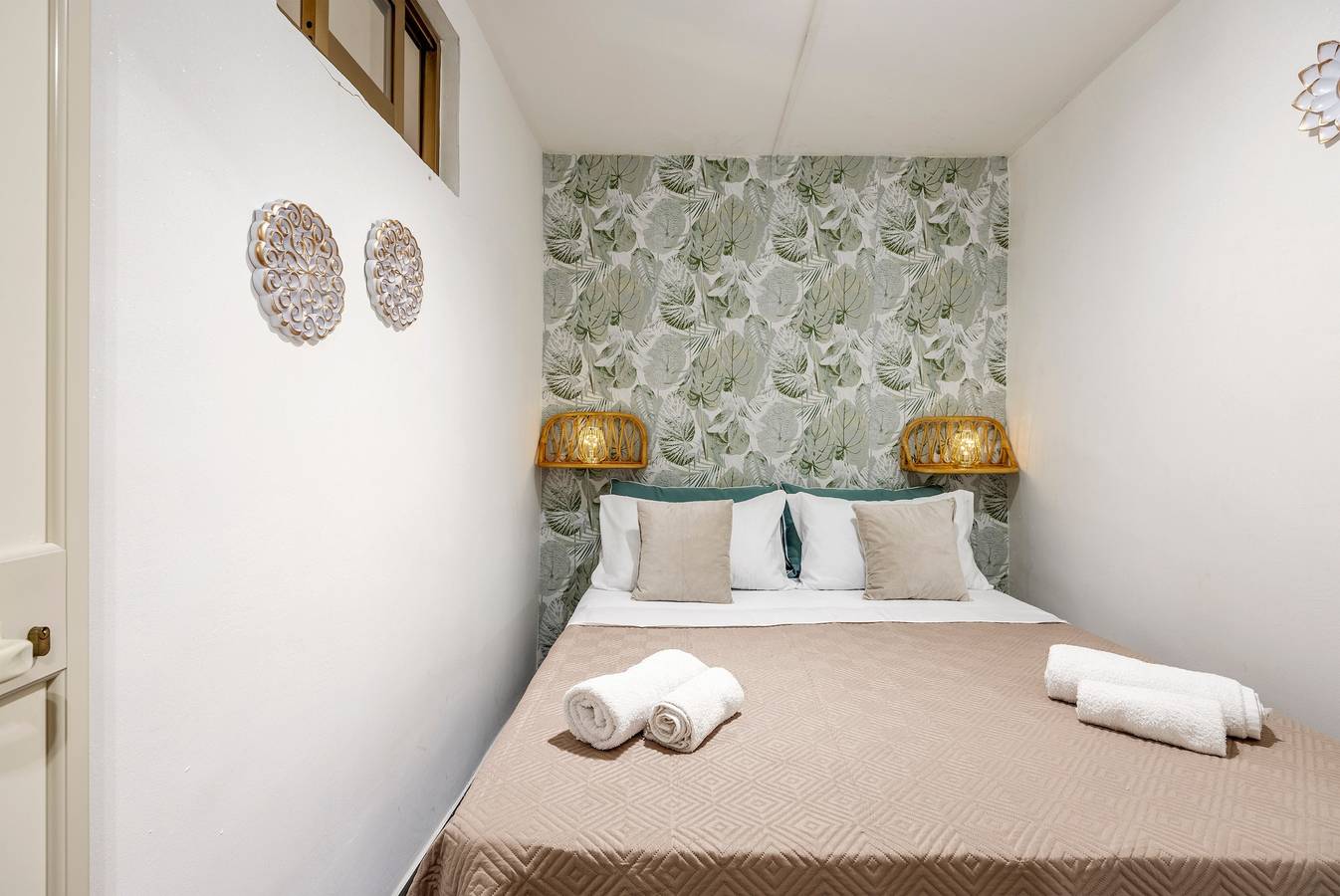 Apartamento inteiro, Casa de Férias 'Nica' com Terraço Comum, Varanda e Ar Condicionado in Palermo, Palermo (província)